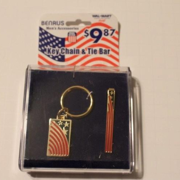 𝅺Brand New Tie Bar and Key Ring - Picture 1 of 1
